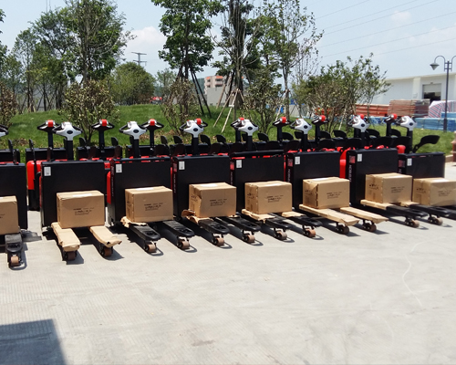 全(quan)電動交流2.2噸搬運(yùn)車批量交車